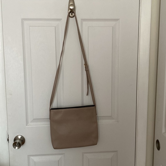 Kate Spade used purse - Picture 3 of 9